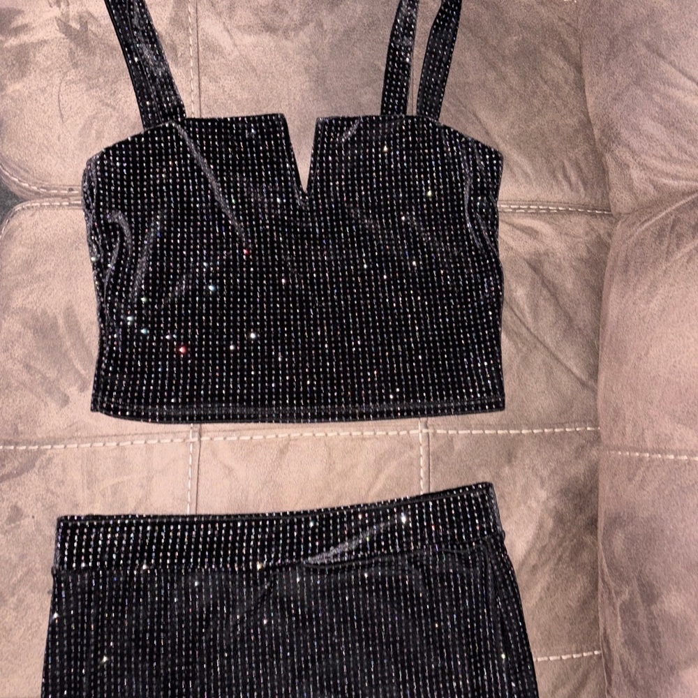Two piece set - Picture 4 of 4
